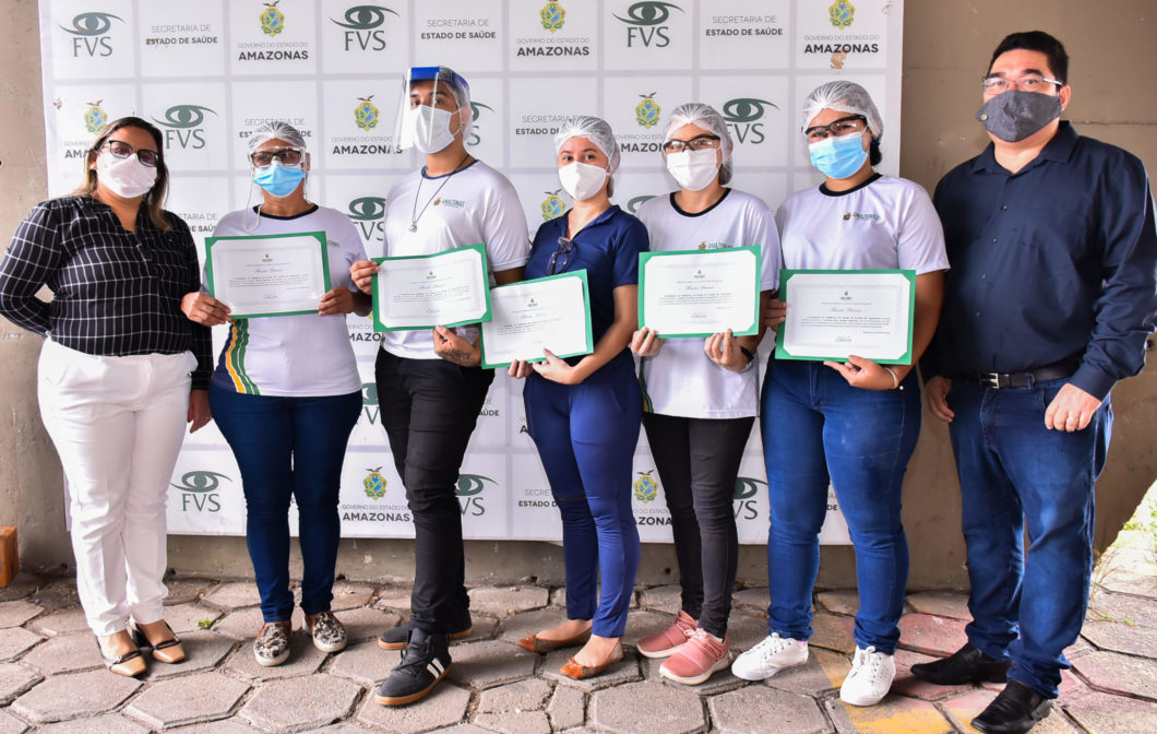 Alunos do Cetam recebem certificado por trabalho de testagem da Covid-19 Alunos do Cetam recebem certificado por trabalho de testagem da Covid-19