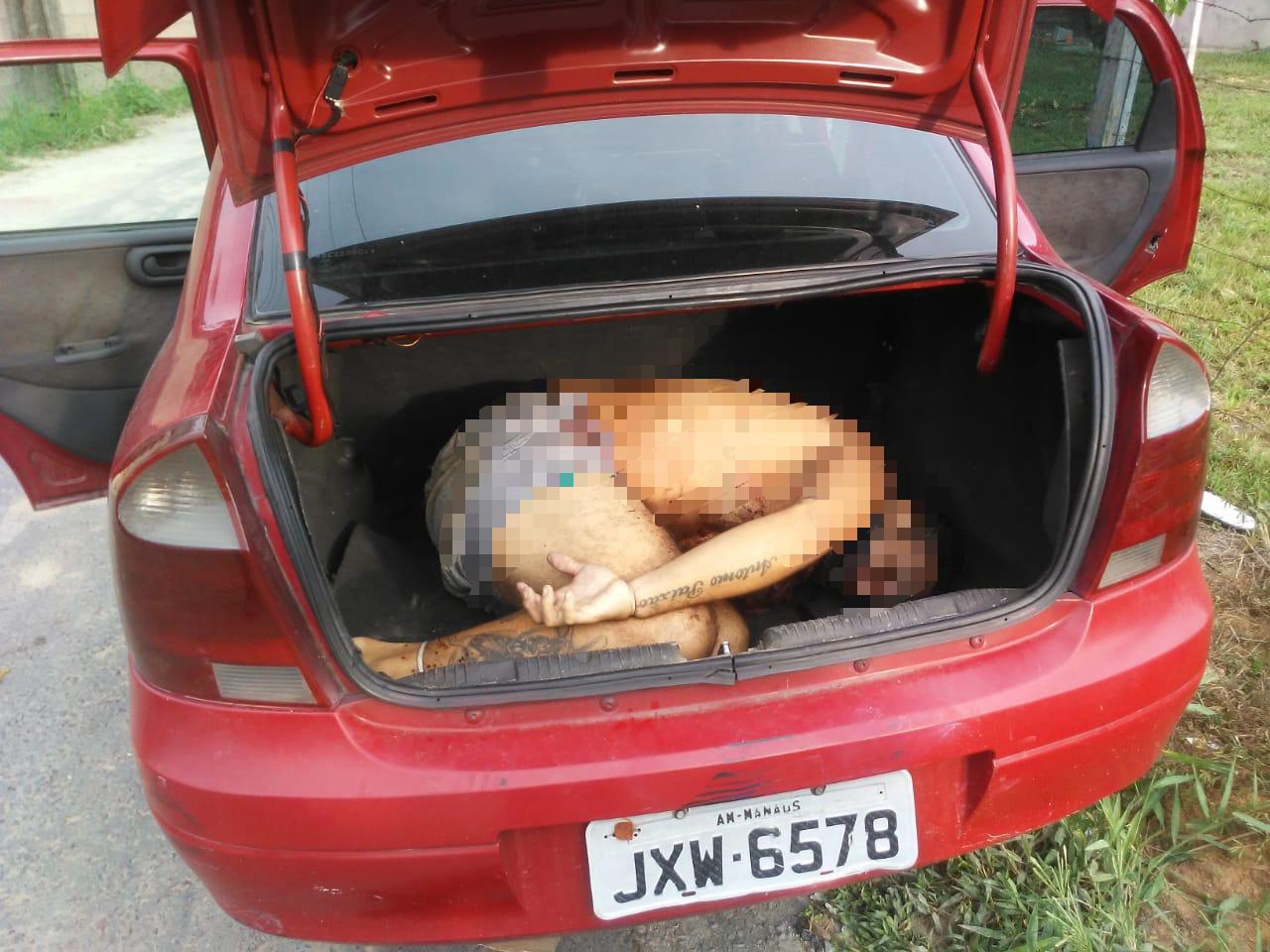 Corpo de detento &eacute; achado dentro de porta-malas no Jorge Teixeira