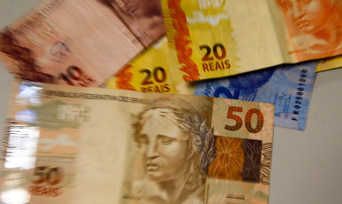 Publicada MP que amplia margem para concessão de crédito consignado Publicada MP que amplia margem para concessão de crédito consignado