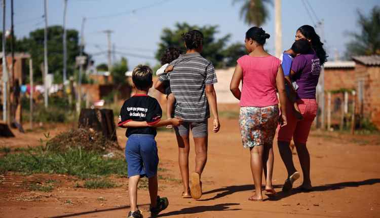 Mais de 6 mil famílias brasileiras foram despejadas na pandemia; AM teve 3 mil despejos Mais de 6 mil famílias brasileiras foram despejadas na pandemia; AM teve 3 mil despejos