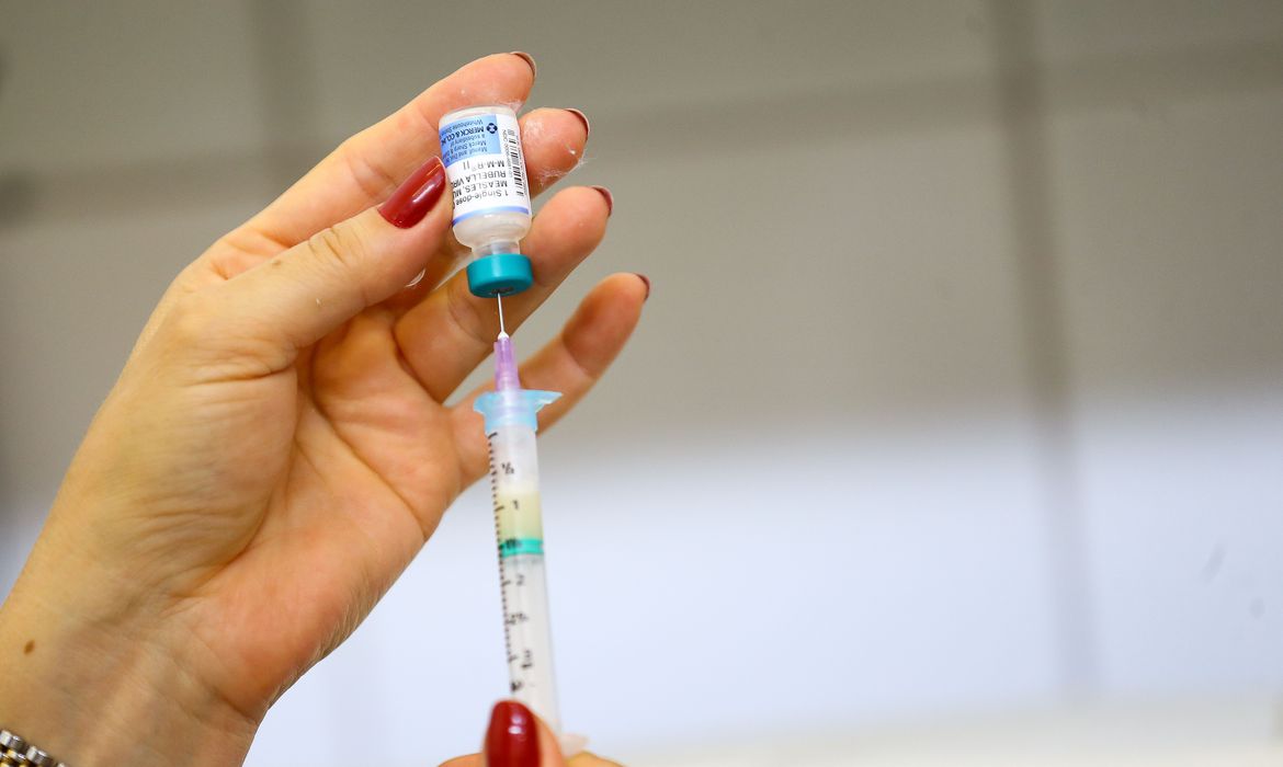 Começam hoje campanhas de vacinação contra pólio e de multivacinação Começam hoje campanhas de vacinação contra pólio e de multivacinação