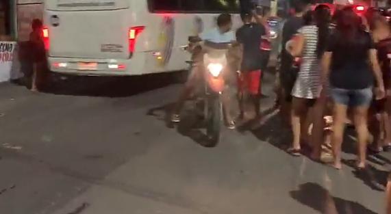 Motociclistas ficam feridos em graves acidentes em Manaus