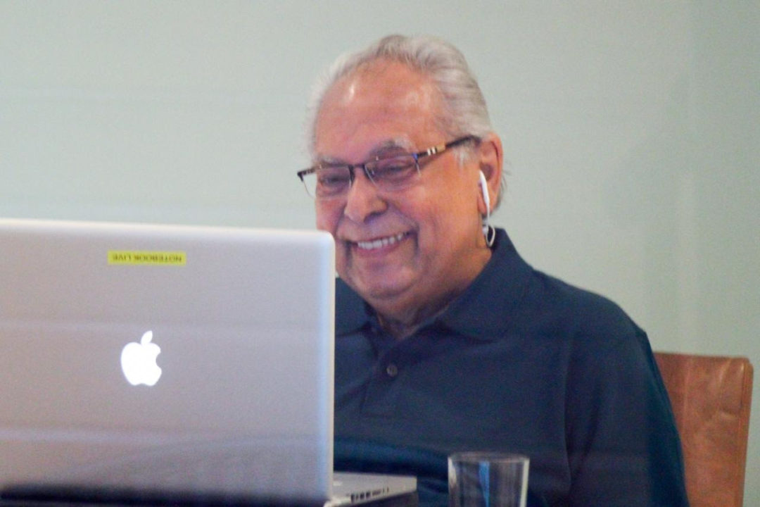 Amazonino usa redes sociais para responder dúvidas da população Amazonino usa redes sociais para responder dúvidas da população