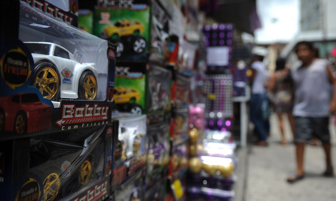 Vendas para o Dia das Crianças devem ter queda de 4,8% Vendas para o Dia das Crianças devem ter queda de 4,8%
