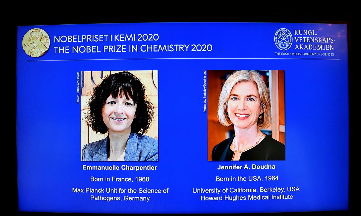Duas cientistas vencem Nobel de Química por pesquisa com genoma Duas cientistas vencem Nobel de Química por pesquisa com genoma