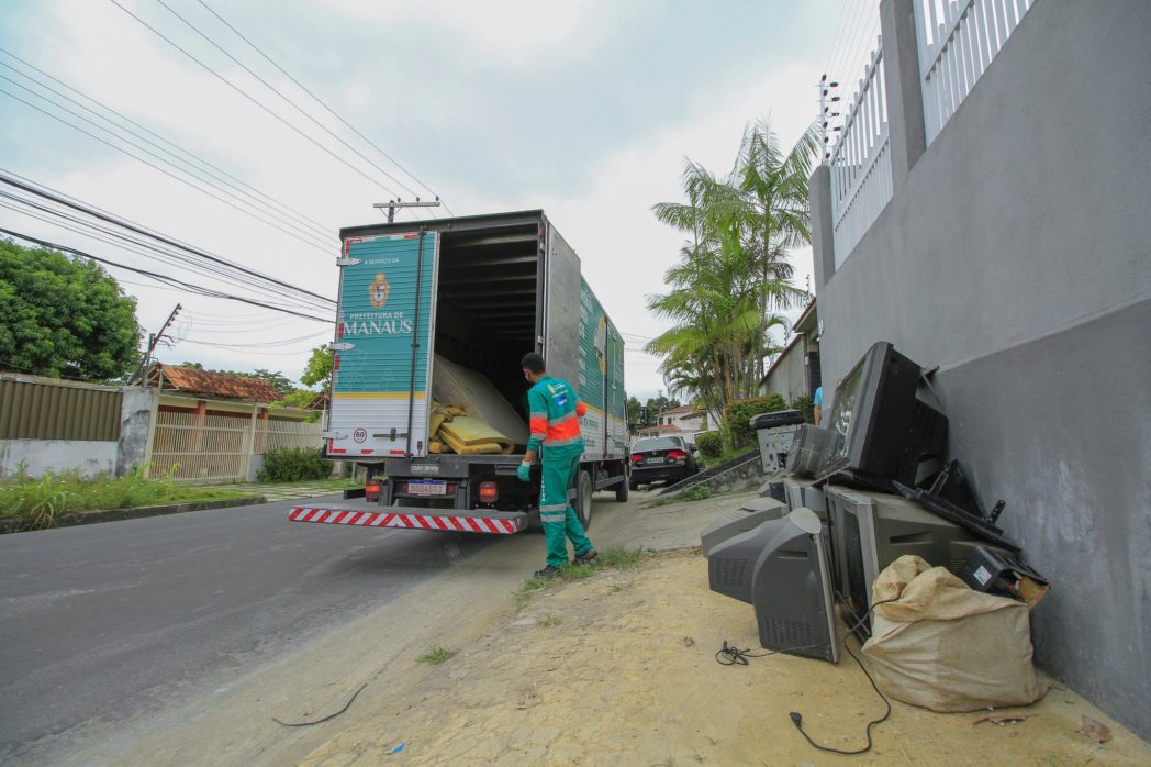 Prefeitura retoma serviço de coleta agendada para descarte de grandes objetos Prefeitura retoma serviço de coleta agendada para descarte de grandes objetos