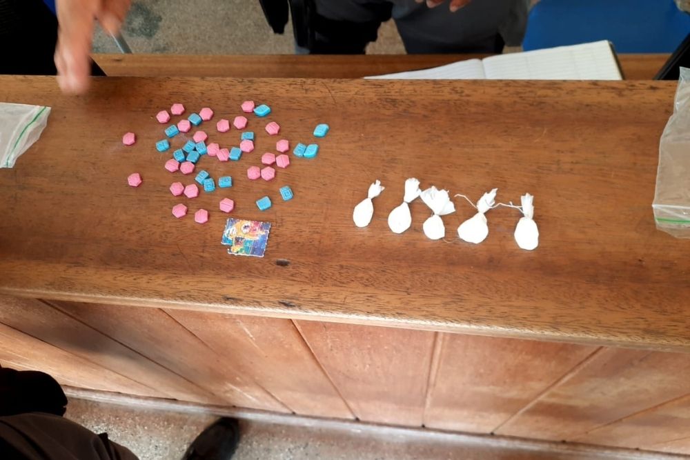 Jovem é preso com comprimidos de ecstasy Jovem é preso com comprimidos de ecstasy