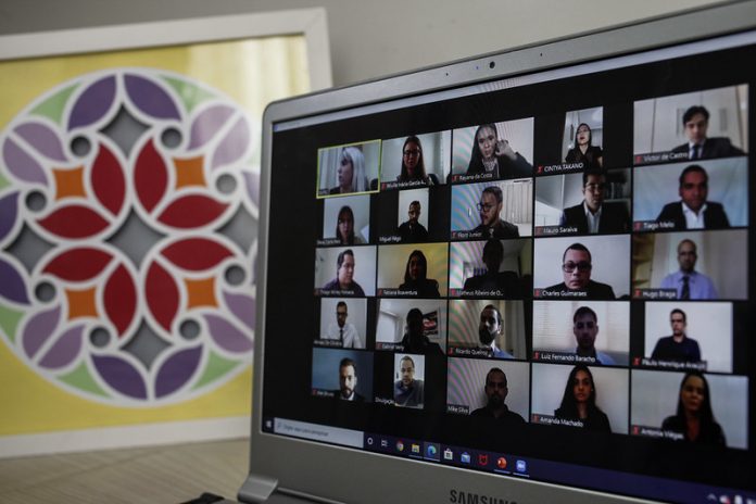 Posse de aprovados e retomada presencial estão nas ações dos primeiros 100 dias de Chalub Posse de aprovados e retomada presencial estão nas ações dos primeiros 100 dias de Chalub