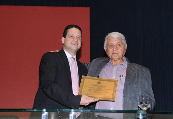Arthur Neto e pol&iacute;ticos lamentam morte do ex-prefeito Jos&eacute; Fernandes