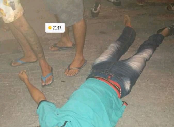 'Justiceiro' acerta garupa suspeito de assaltos que morre na hora na Redenção 'Justiceiro' acerta garupa suspeito de assaltos que morre na hora na Redenção