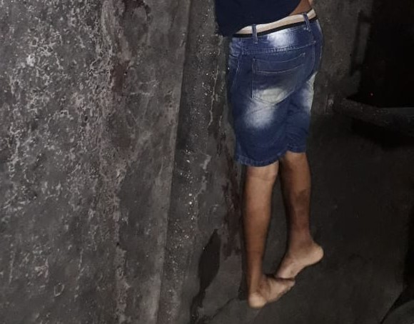 Com três tiros na cabeça, homem é executado por dupla em moto no Grande Vitória Com três tiros na cabeça, homem é executado por dupla em moto no Grande Vitória