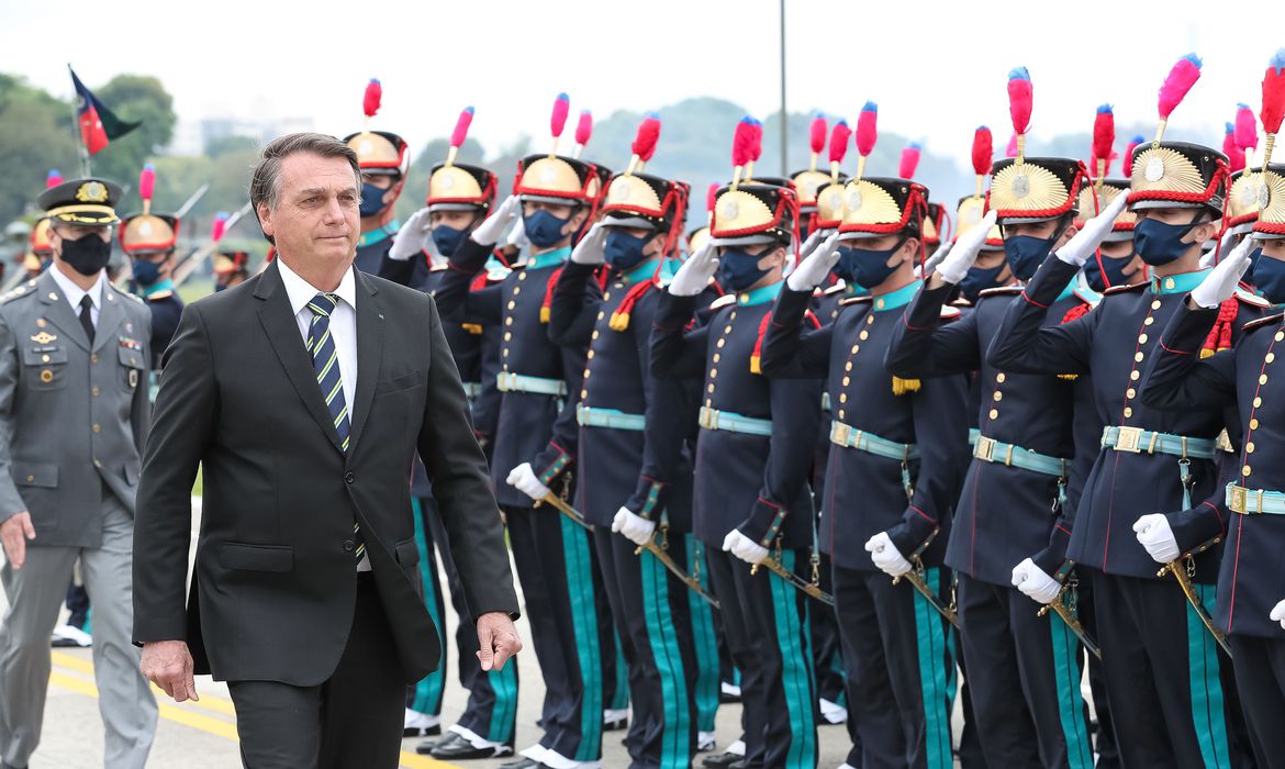 No Rio, Bolsonaro participa de formatura de cadetes das Agulhas Negras No Rio, Bolsonaro participa de formatura de cadetes das Agulhas Negras