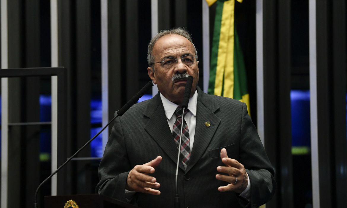 DINHEIRO NA CUECA: Senador Chico Rodrigues pede licen&ccedil;a por 90 dias