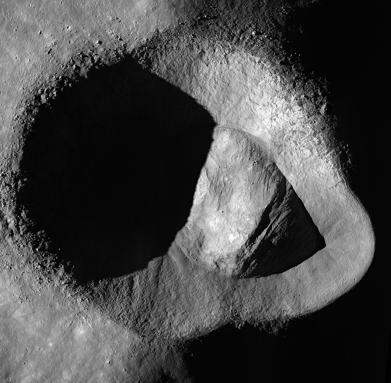 Nasa confirma a existência de água na Lua Nasa confirma a existência de água na Lua