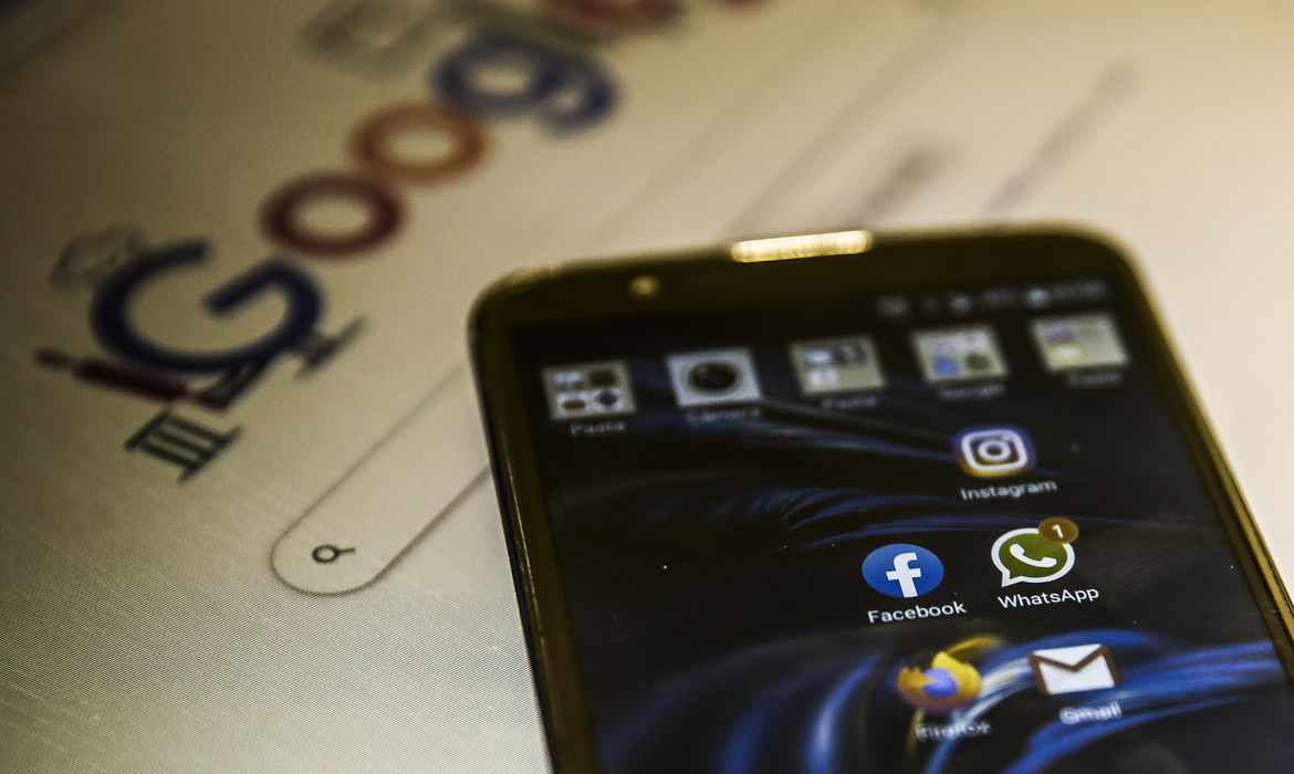 EUA: Facebook, Twitter e Google defender&atilde;o lei que protege plataformas