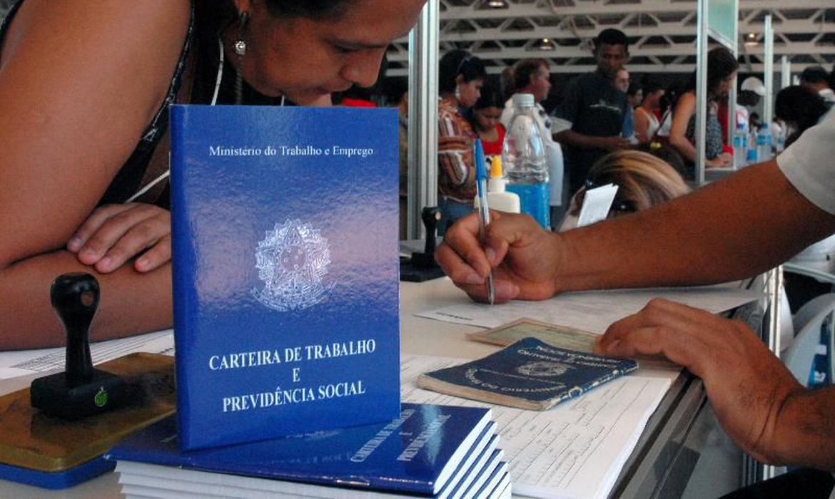 Cria&ccedil;&atilde;o de empregos em setembro atinge melhor n&iacute;vel em 10 anos