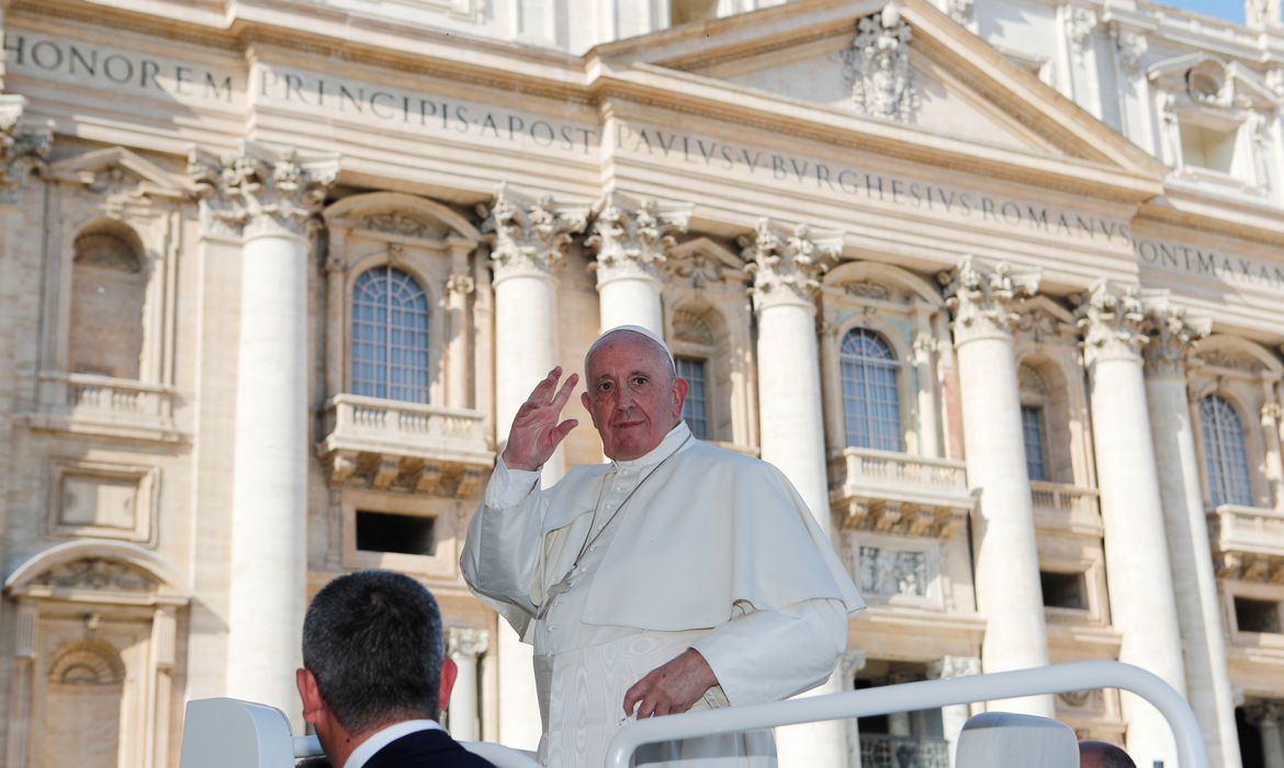 Vaticano esclarece coment&aacute;rios do papa sobre leis de uni&atilde;o civil