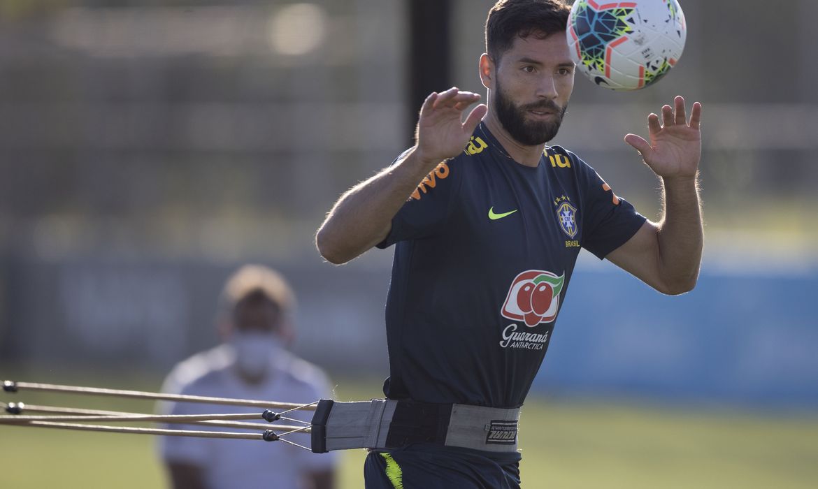 Seleção: Felipe e Diego Carlos são convocados para Eliminatórias Seleção: Felipe e Diego Carlos são convocados para Eliminatórias