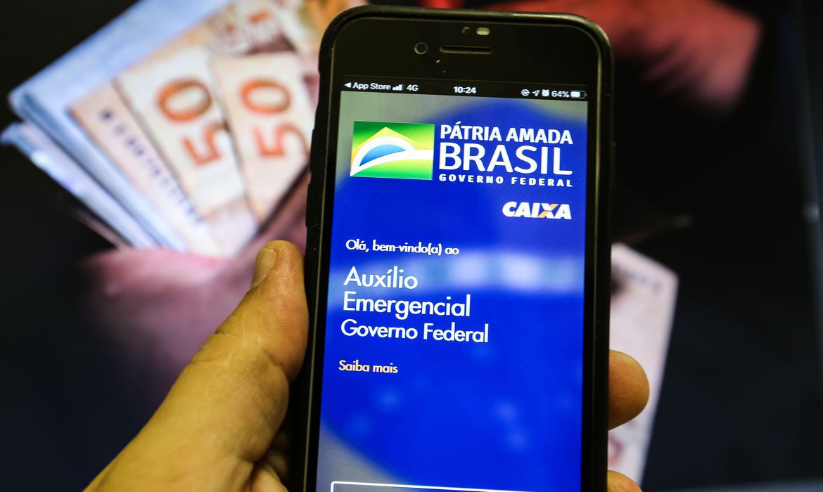 Caixa paga auxílio emergencial para 3,2 milhões de beneficiários Caixa paga auxílio emergencial para 3,2 milhões de beneficiários