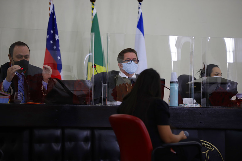 Tribunal do Júri condena réu acusado de homicídio simples a 7 anos de prisão Tribunal do Júri condena réu acusado de homicídio simples a 7 anos de prisão