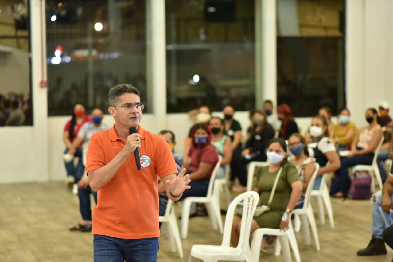 David quer pagar o melhor salário do Brasil para professores David quer pagar o melhor salário do Brasil para professores