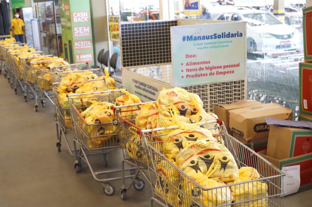 8t de alimentos são arrecadadas pela Prefeitura e Assaí para pessoas em vulnerabilidade 8t de alimentos são arrecadadas pela Prefeitura e Assaí para pessoas em vulnerabilidade