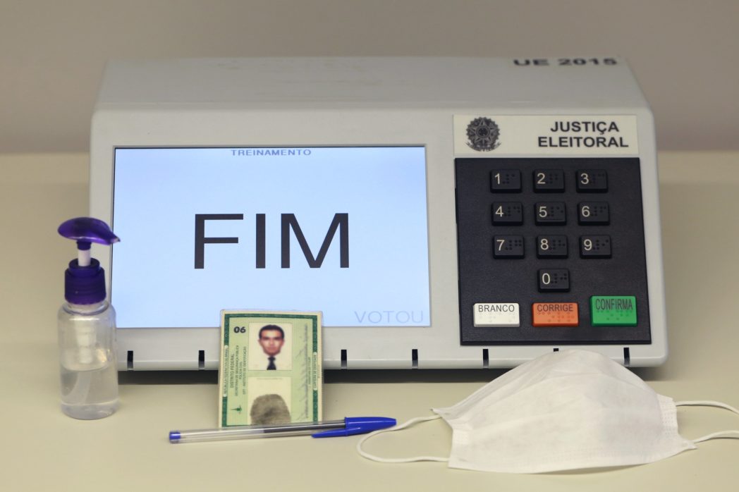 Somente a Justiça Eleitoral pode transportar eleitores até o local da votação Somente a Justiça Eleitoral pode transportar eleitores até o local da votação