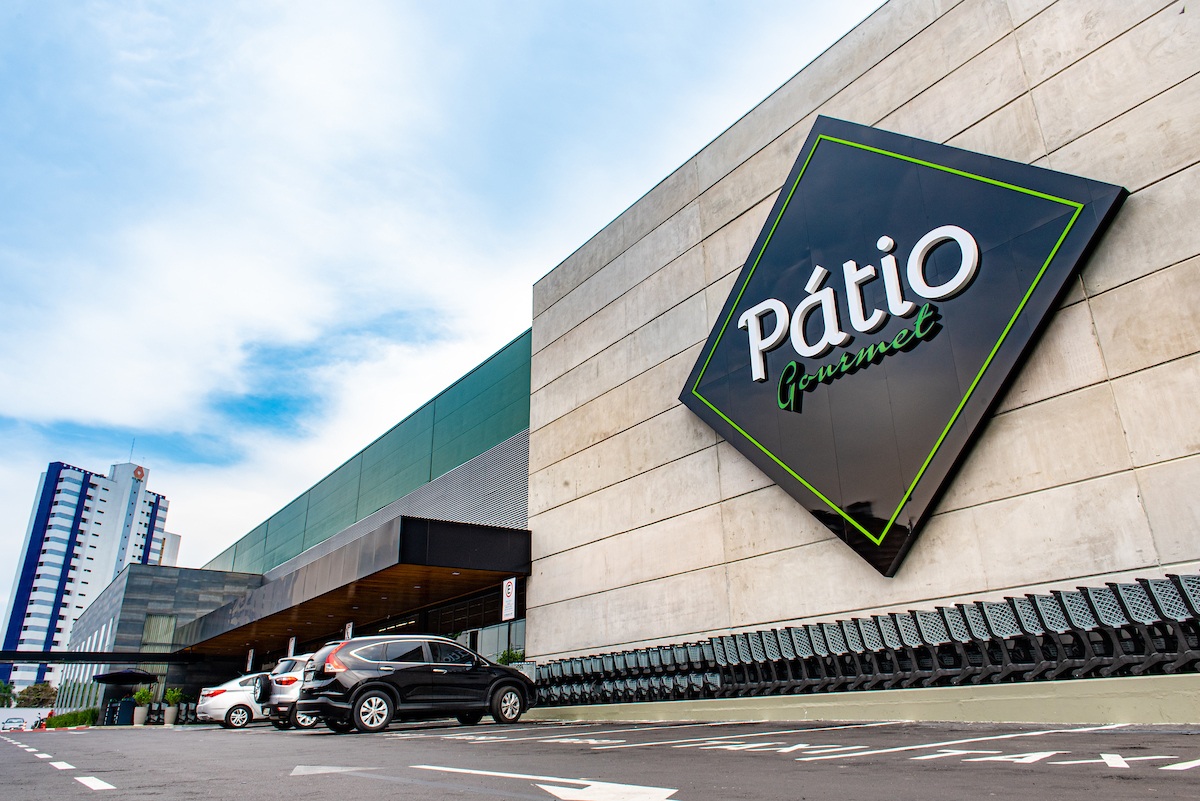 Pátio Gourmet comemora 6 anos com sorteio de uma Mercedes C180 Pátio Gourmet comemora 6 anos com sorteio de uma Mercedes C180