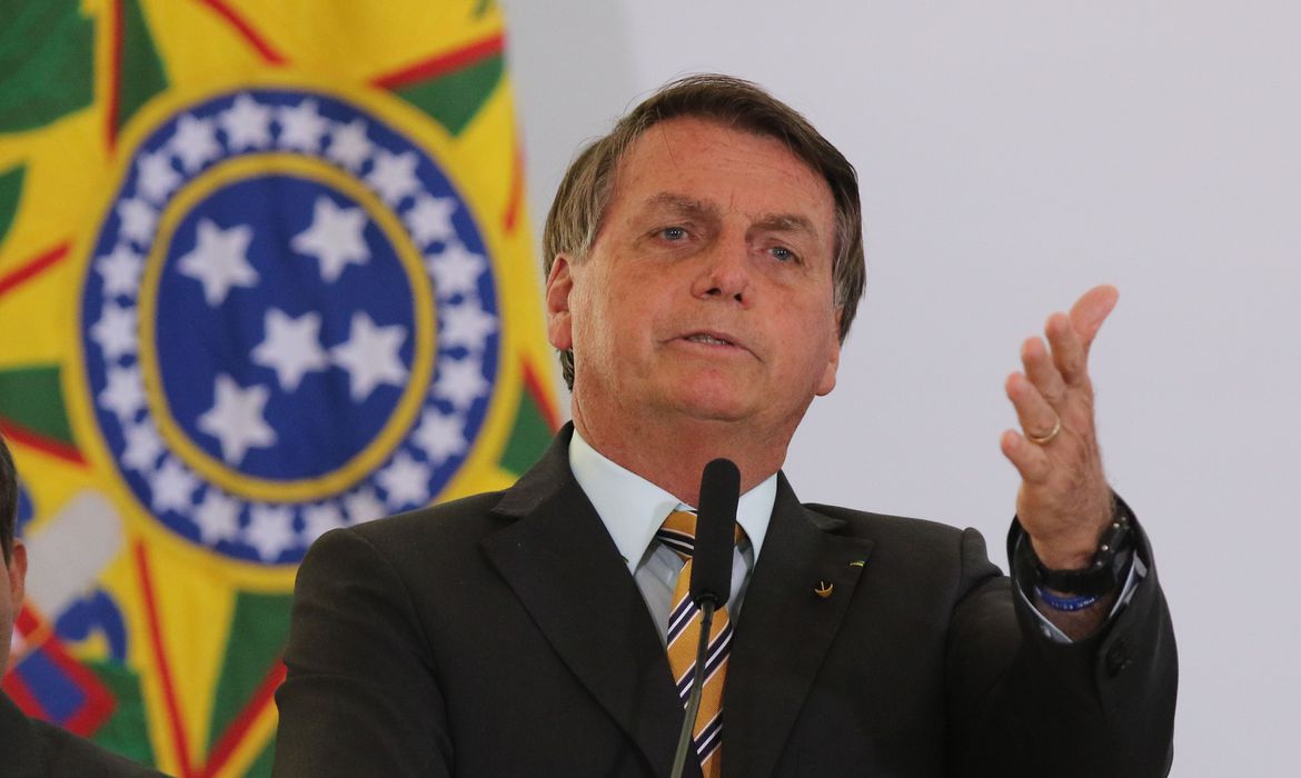 Bolsonaro sanciona lei que abre crédito suplementar de R$ 6,1 bilhões Bolsonaro sanciona lei que abre crédito suplementar de R$ 6,1 bilhões