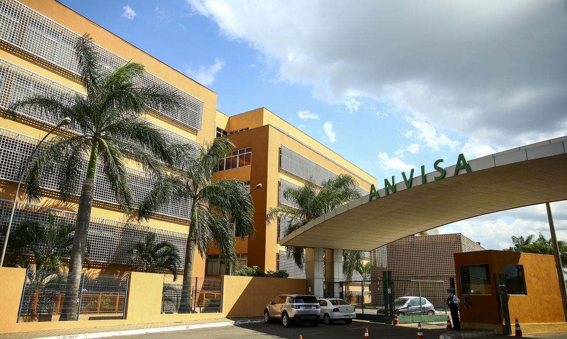 Missão da Anvisa vai inspecionar laboratórios de vacinas na China Missão da Anvisa vai inspecionar laboratórios de vacinas na China