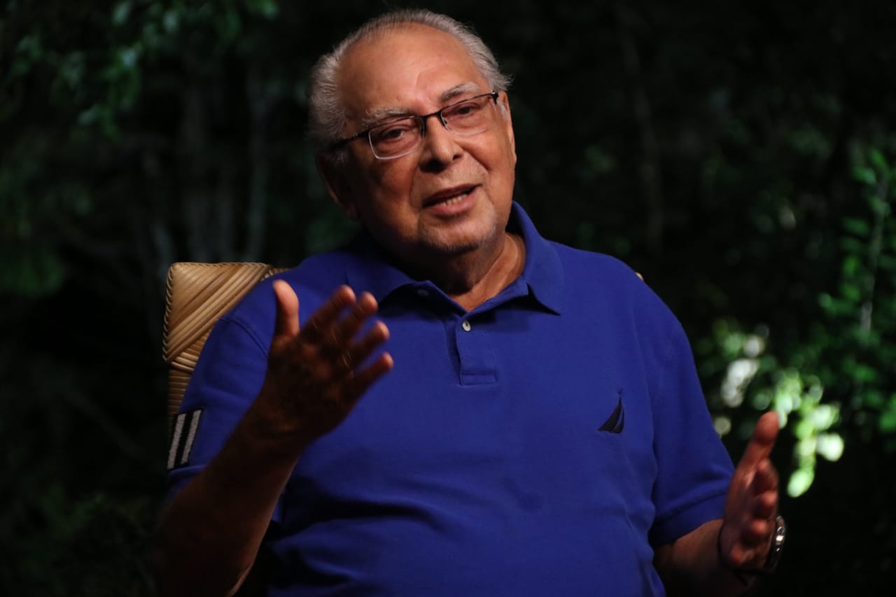 Amazonino diz que vai cuidar das famílias afetadas pela crise e reflete sobre Eleições Amazonino diz que vai cuidar das famílias afetadas pela crise e reflete sobre Eleições