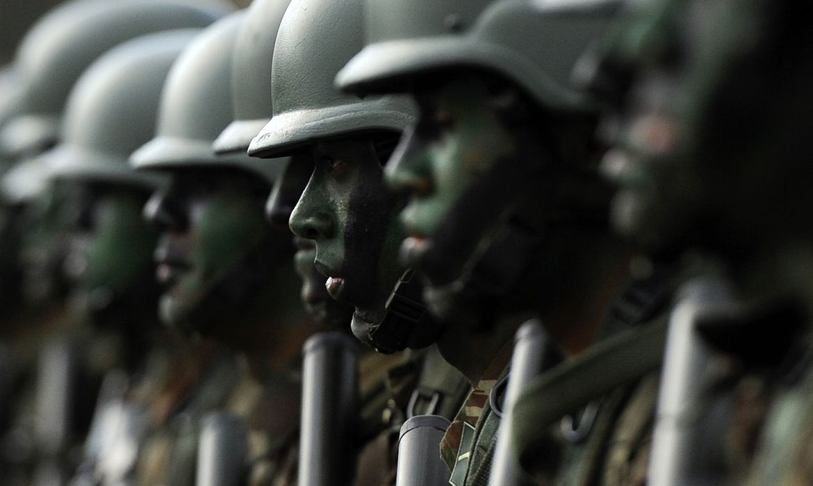 Forças Armadas atuarão com 28 mil militares nas eleições Forças Armadas atuarão com 28 mil militares nas eleições