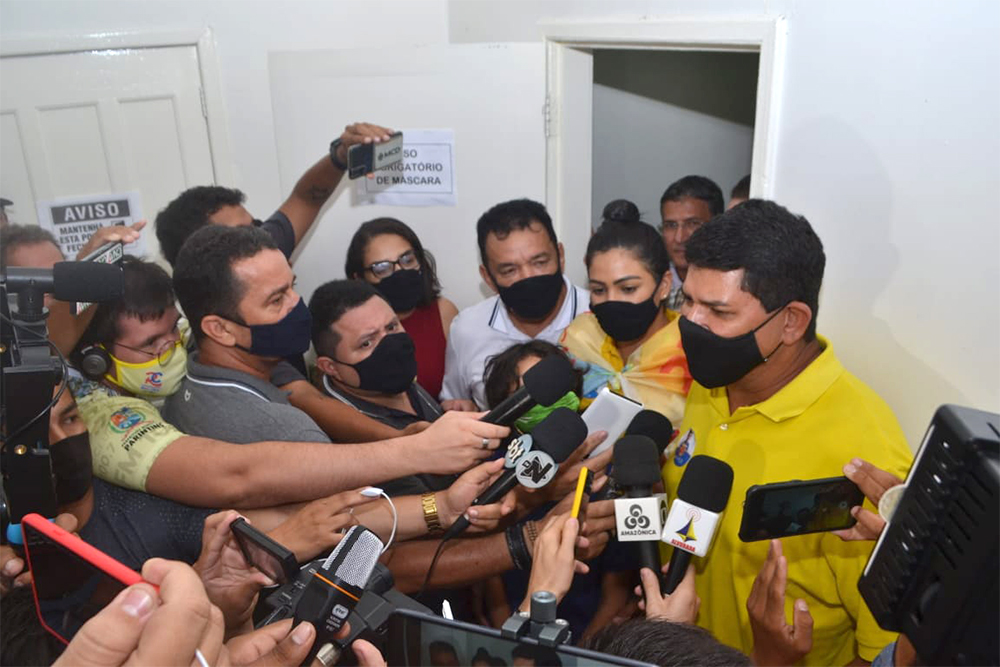 Apuração termina em Parintins Apuração termina em Parintins