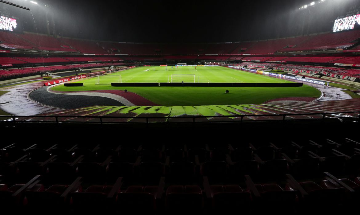 S&atilde;o Paulo e Flamengo duelam por vaga na semifinal da Copa do Brasil