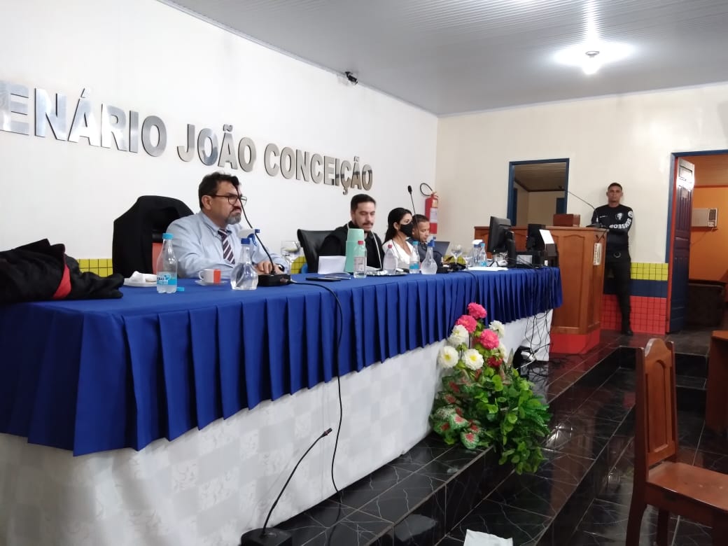 5 r&eacute;us s&atilde;o condenados por homic&iacute;dios pelo j&uacute;ri popular; tr&ecirc;s mataram v&iacute;tima a ter&ccedil;adadas