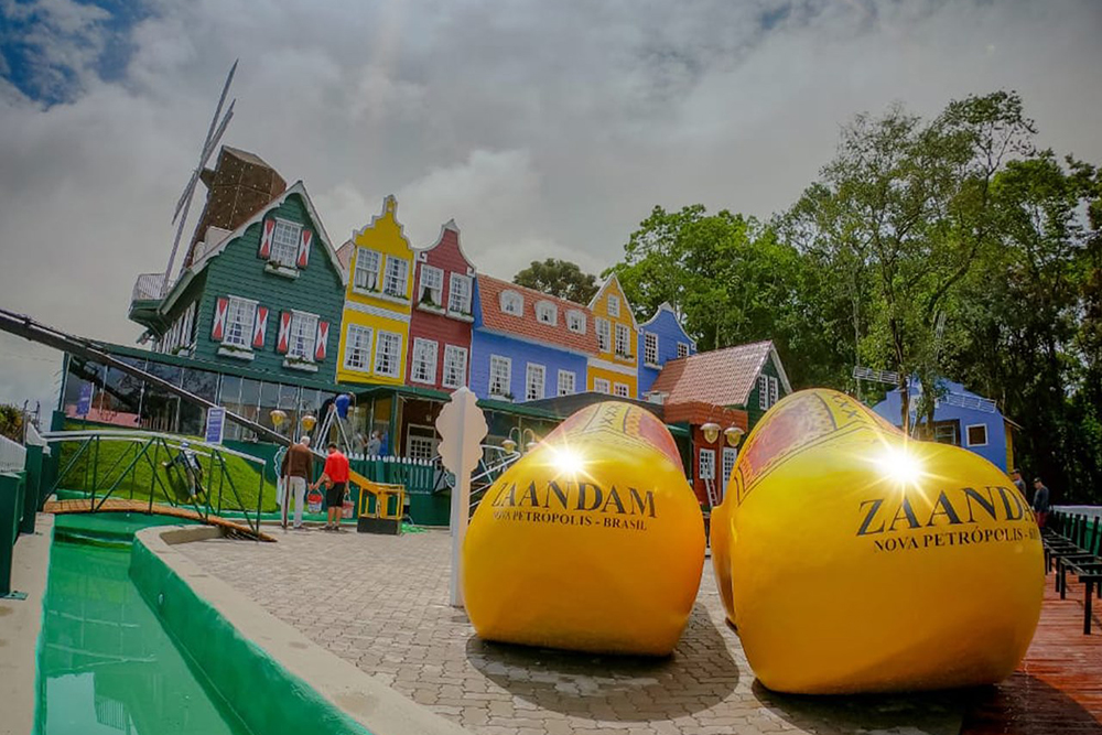 Cidade Zaandam homenageia holandeses e é novo ponto turístico de Nova Petrópolis Cidade Zaandam homenageia holandeses e é novo ponto turístico de Nova Petrópolis
