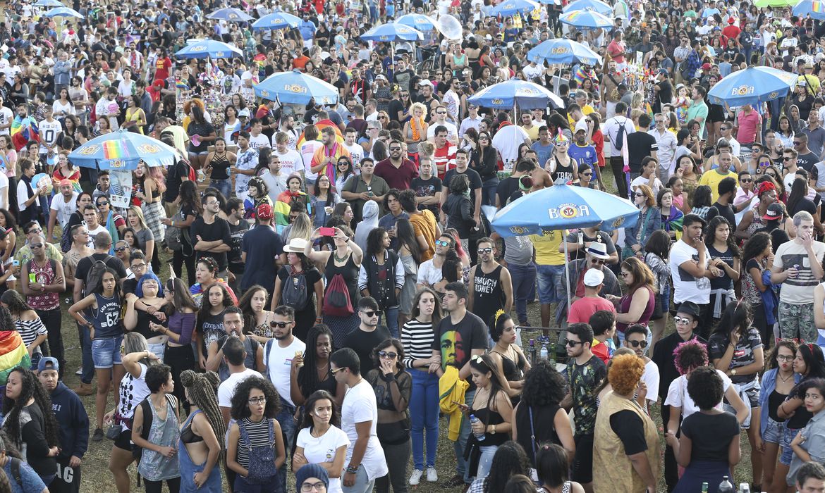 IBGE: esperança de vida do brasileiro aumentou 31,1 anos desde 1940 IBGE: esperança de vida do brasileiro aumentou 31,1 anos desde 1940