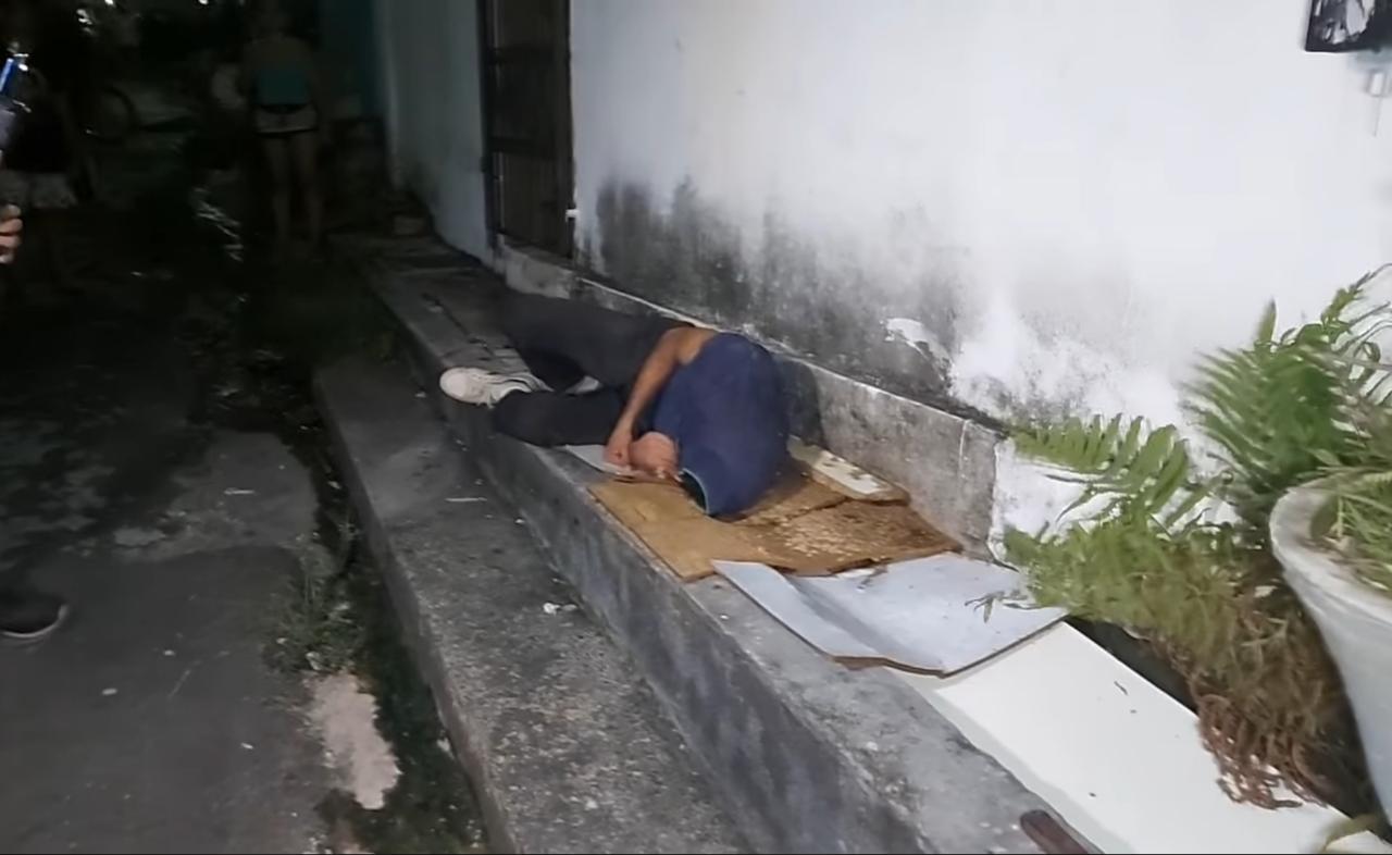 Suspeito de assalto é espancado por populares na Chapada Suspeito de assalto é espancado por populares na Chapada