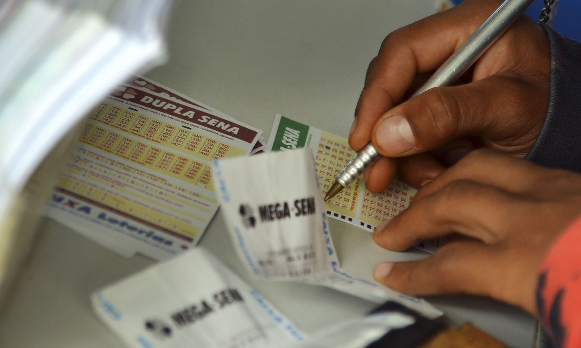 Ningu&eacute;m acerta a Mega-Sena e pr&ecirc;mio principal acumula em R$ 7 milh&otilde;es