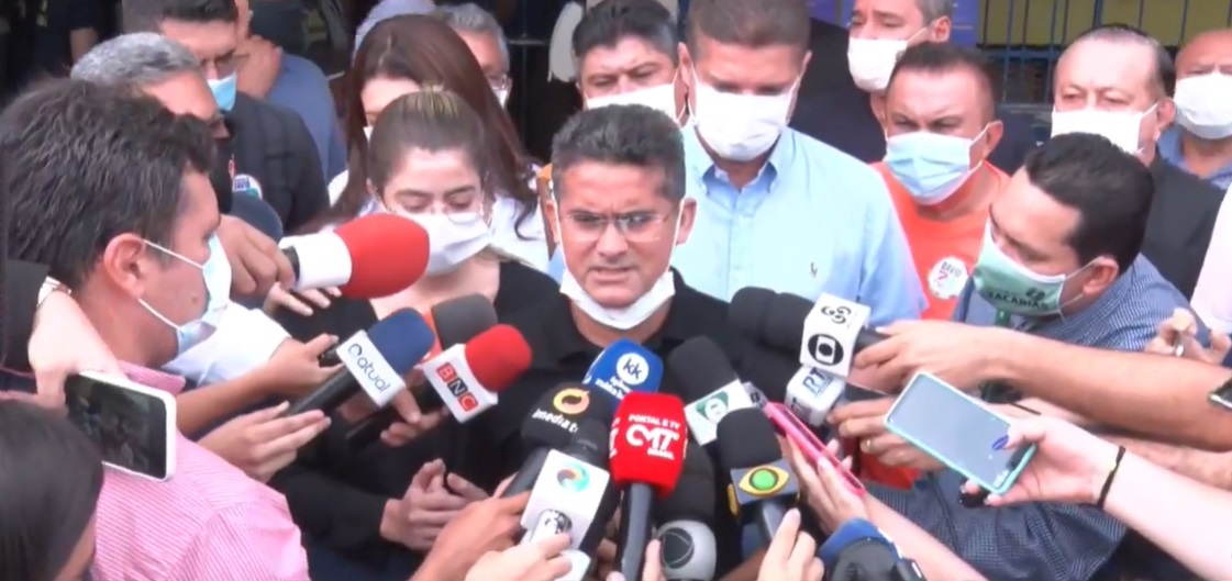 David vota antes de ir para enterro da m&atilde;e e diz que seu dono &eacute; o povo