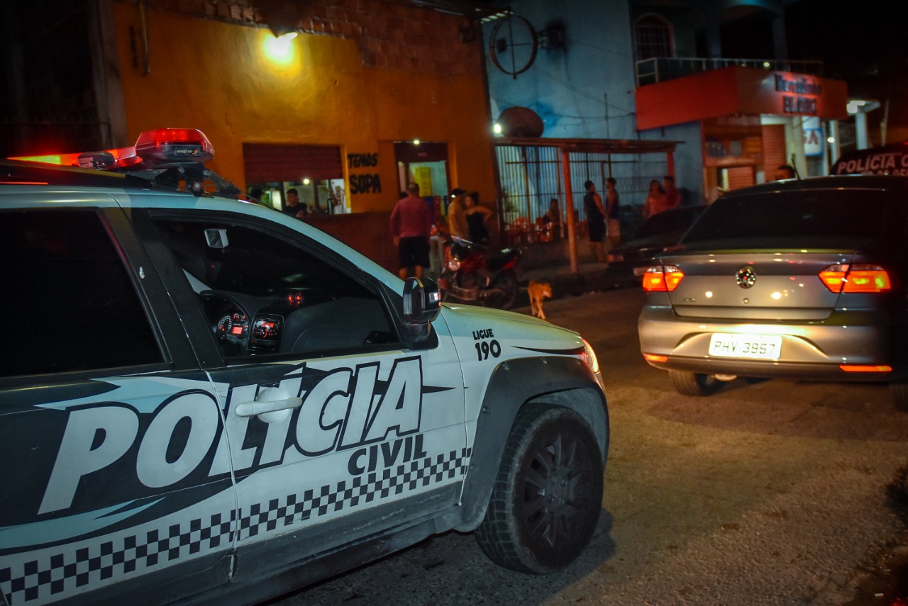Na véspera do pleito, Polícia Civil deflagra operação Lei Seca e fecha 79 bares em Manaus Na véspera do pleito, Polícia Civil deflagra operação Lei Seca e fecha 79 bares em Manaus