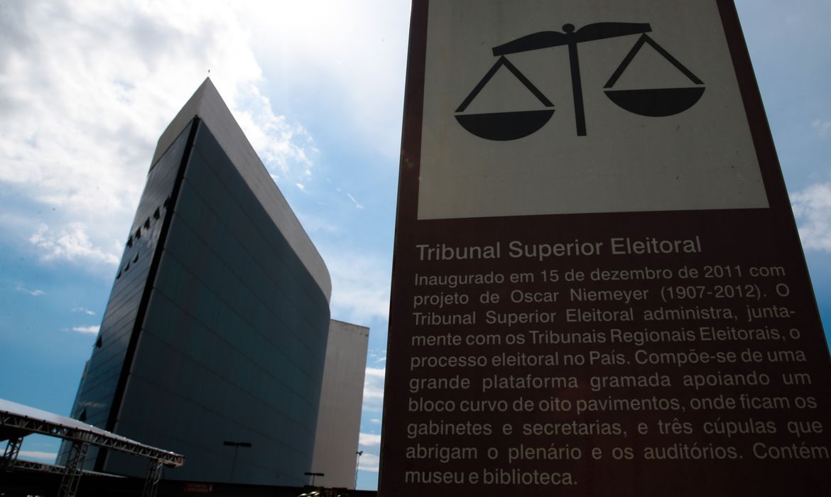TSE: 604.098 mil justificaram ausência via e-Título TSE: 604.098 mil justificaram ausência via e-Título