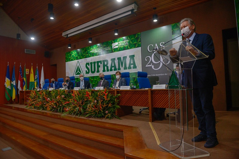 Prefeito defende reformas e investimentos para futuro econômico da ZFM em última reunião do CAS Prefeito defende reformas e investimentos para futuro econômico da ZFM em última reunião do CAS