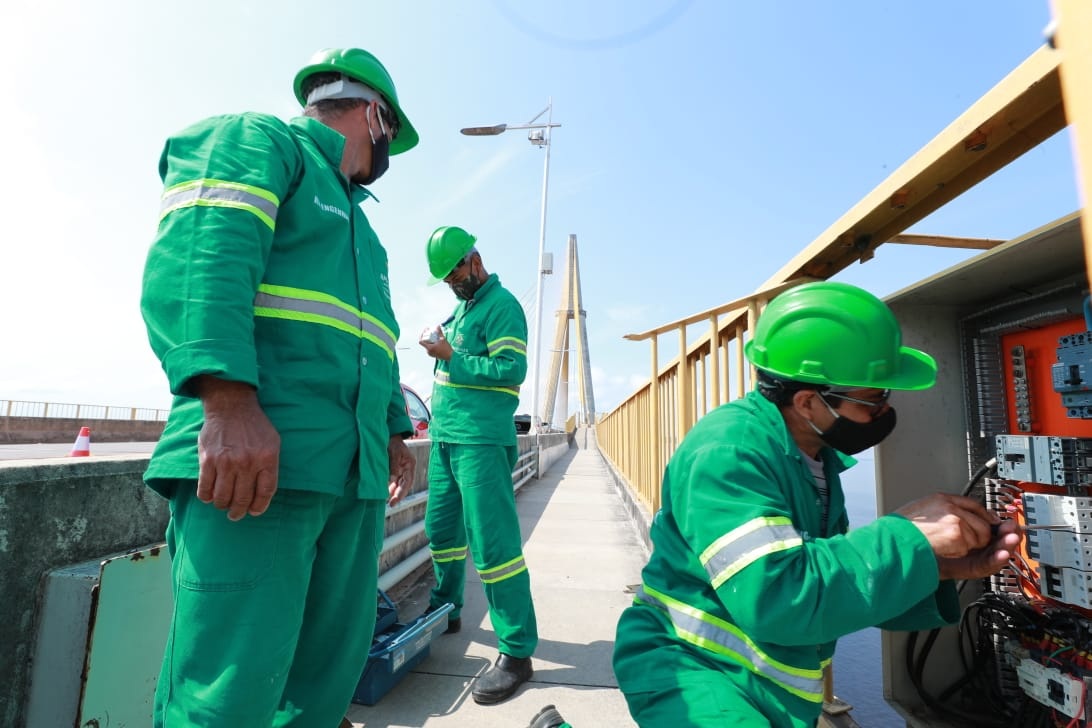 Seinfra anuncia que obras de ilumina&ccedil;&atilde;o da Ponte Jornalista Phelippe Daou est&atilde;o em andamento