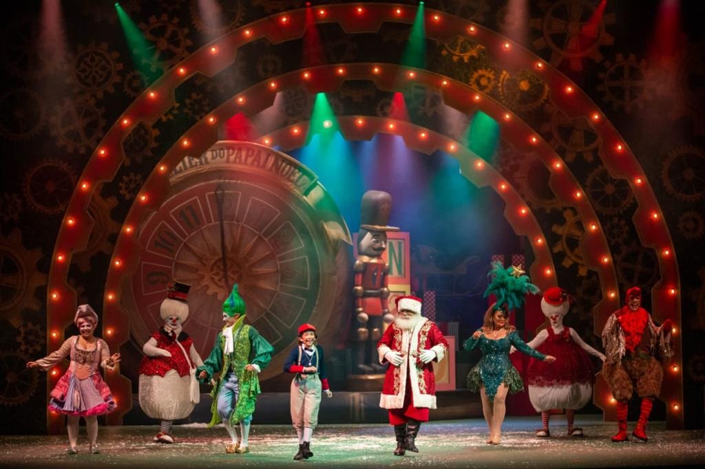 'A Caixa Mágica do Natal' estreia com explosão de cores e alegria no Teatro Amazonas 'A Caixa Mágica do Natal' estreia com explosão de cores e alegria no Teatro Amazonas