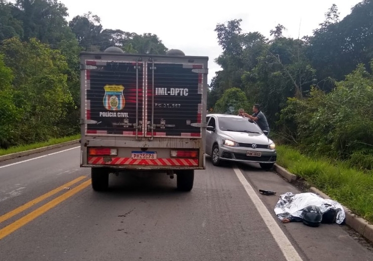 Motorista é preso após grave acidente na BR-174; mulher morreu ao colidir com caminhão Motorista é preso após grave acidente na BR-174; mulher morreu ao colidir com caminhão