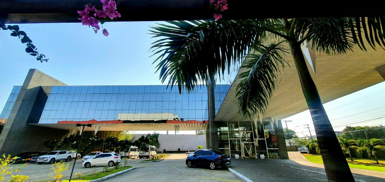 Escola de Contas do TCE-AM encerra atividades com palestra de ministro do STF Escola de Contas do TCE-AM encerra atividades com palestra de ministro do STF