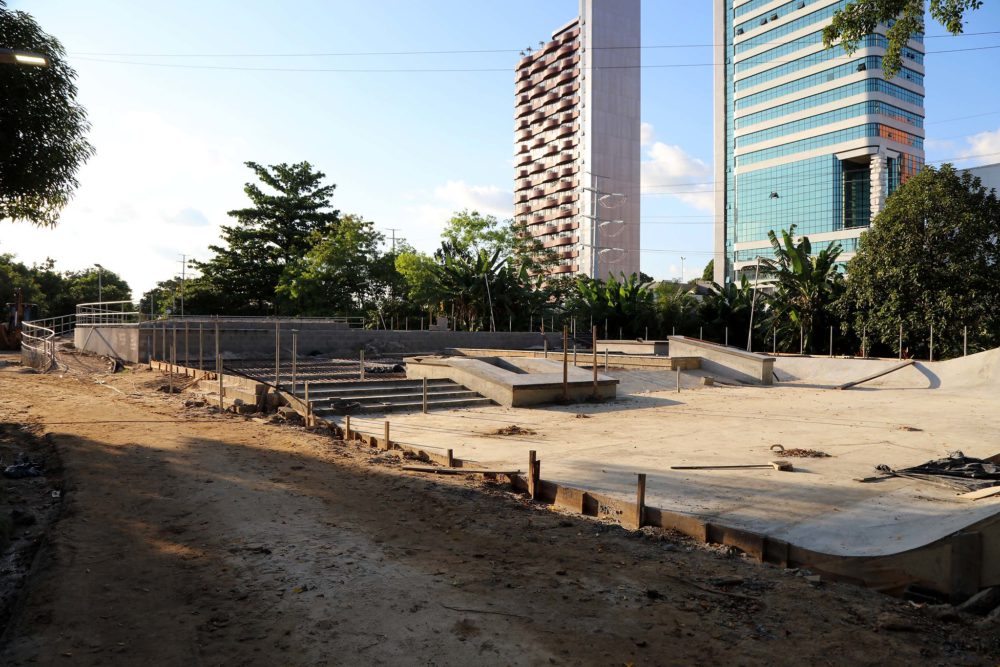 'Trabalho até no Natal', comenta prefeito ao conferir novas creches, espaços de lazer e de mobilidade urbana 'Trabalho até no Natal', comenta prefeito ao conferir novas creches, espaços de lazer e de mobilidade urbana