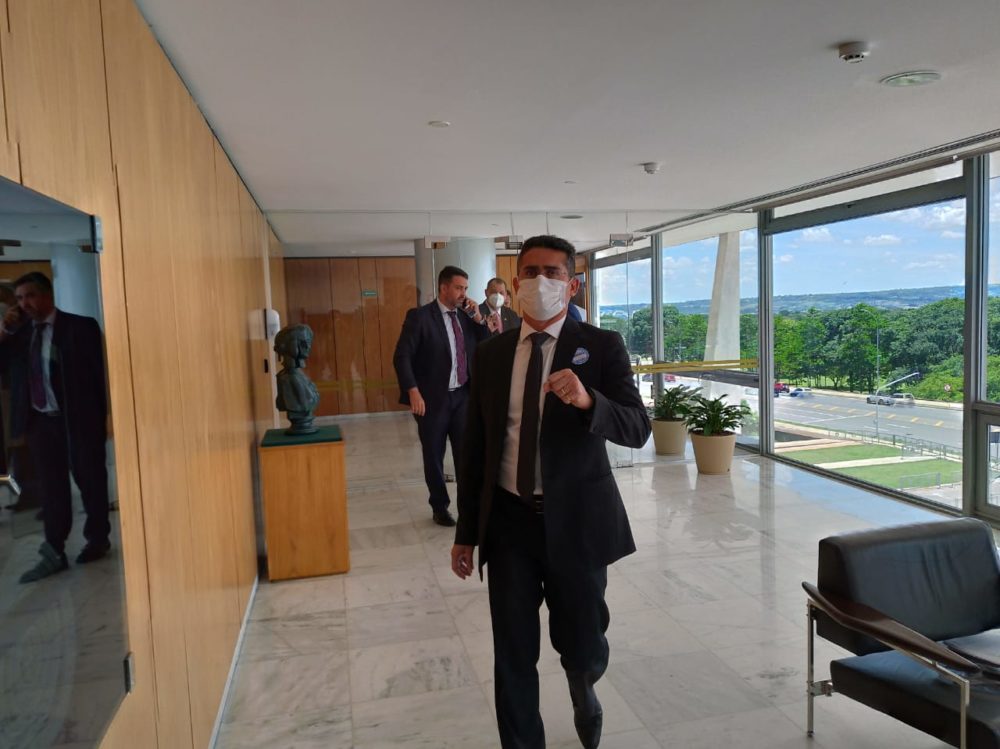 David garante R$ 112 milhões para abastecimento de água, energia solar e construção de banheiros David garante R$ 112 milhões para abastecimento de água, energia solar e construção de banheiros