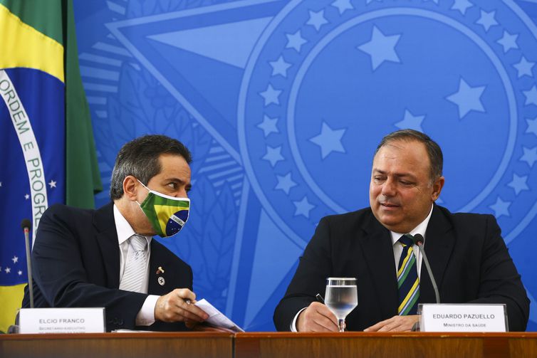 Vacinação contra vírus pode começar em fevereiro, diz Pazuello Vacinação contra vírus pode começar em fevereiro, diz Pazuello